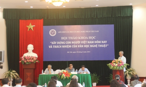 Xây dựng con người Việt Nam hôm nay và trách nhiệm của Văn học nghệ thuật